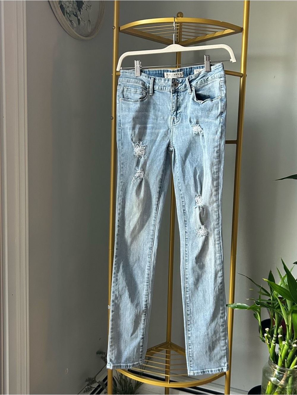 Bullhead Light Blue wash low rise Skinny Distressed Jeans size 5